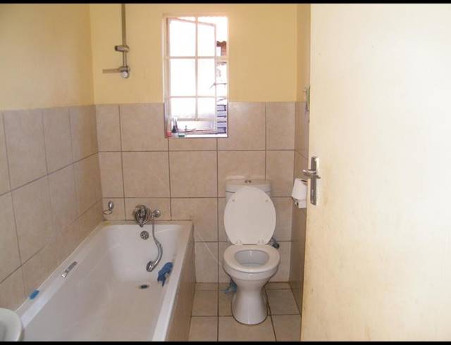 2 BEDROOM APARTMENT FOR SALE IN THE ORCHARDS
